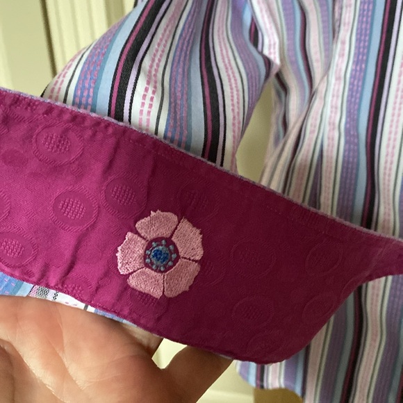 ROBERT GRAHAM BLOUSE SIZE S. - Picture 7 of 12